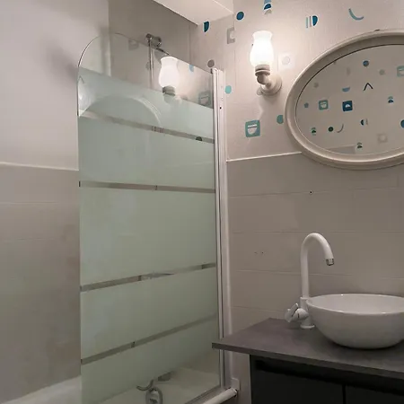 Moderne Equipe Apartment *