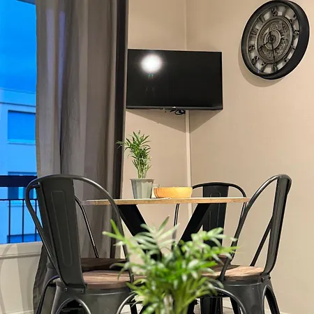 Moderne Equipe Apartment Evreux