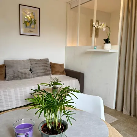 Moderne Equipe Apartment
